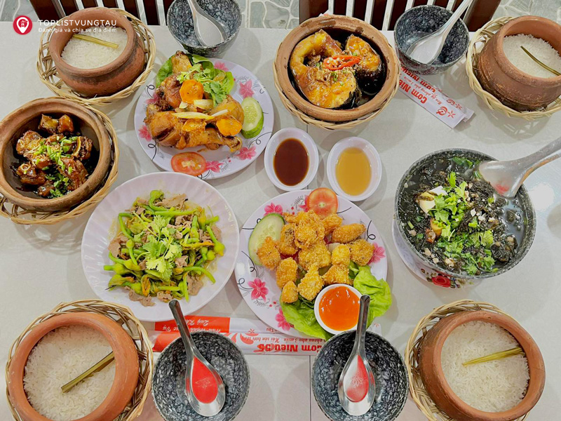 Quán ăn trưa cơm niêu 55 tại Vũng Tàu